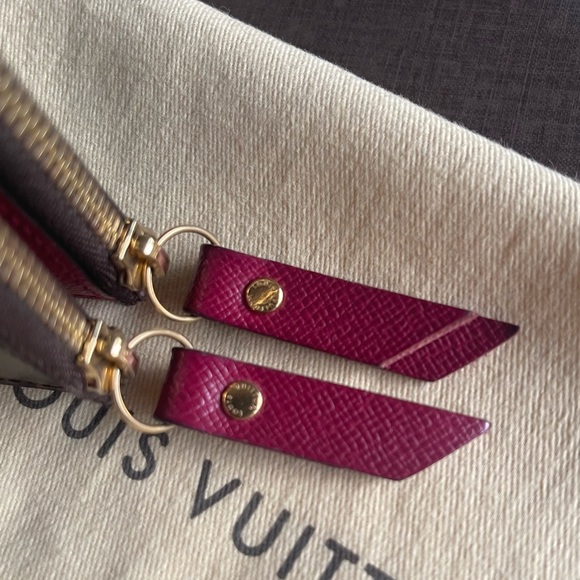 Louis Vuitton Adele Fuchsia Compact Wallet - Picture 8 of 17